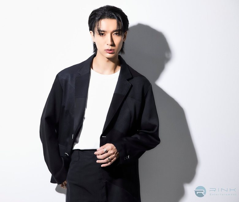 PENTAGON Yuto Sets Up New Company And Releases New Pictorials